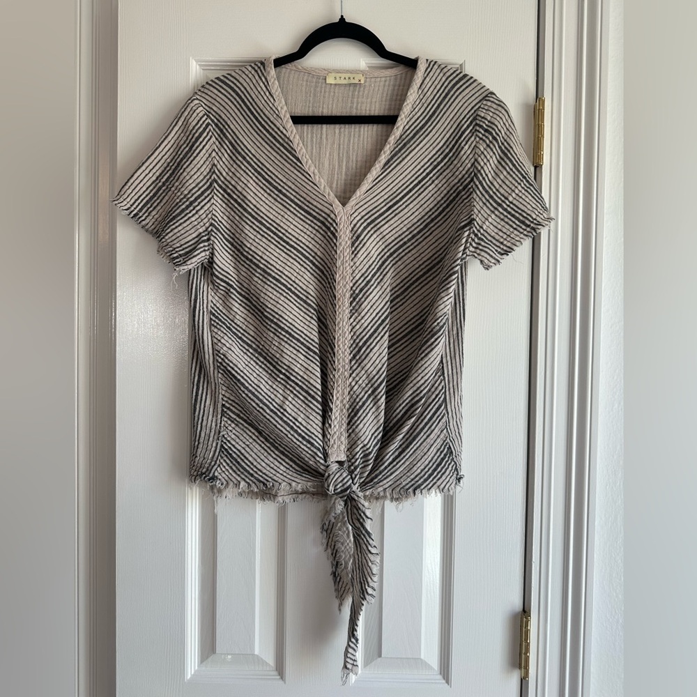 Stark X Tan/Black pattern top with adjustable tie Size M- in perfect condition